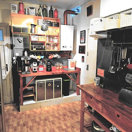 Wow Hostel Барселона Экстерьер фото