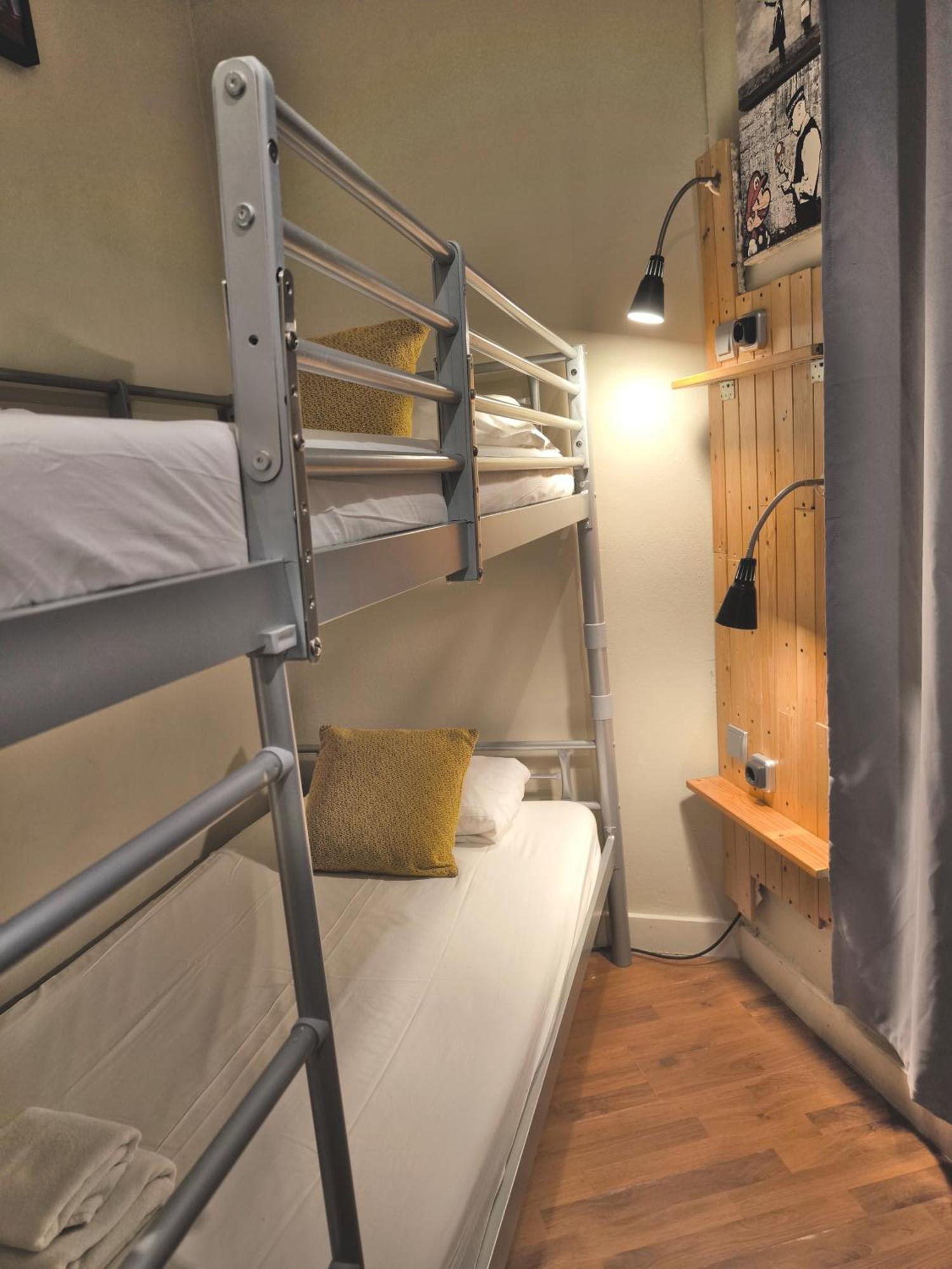 Wow Hostel Барселона Экстерьер фото