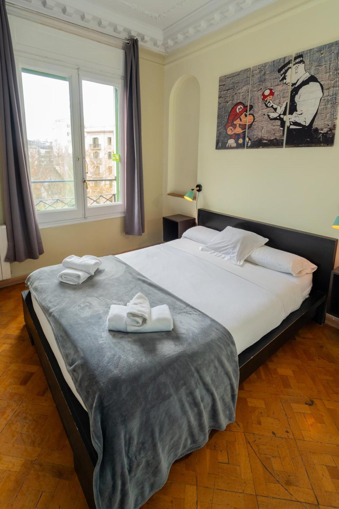Wow Hostel Барселона Экстерьер фото