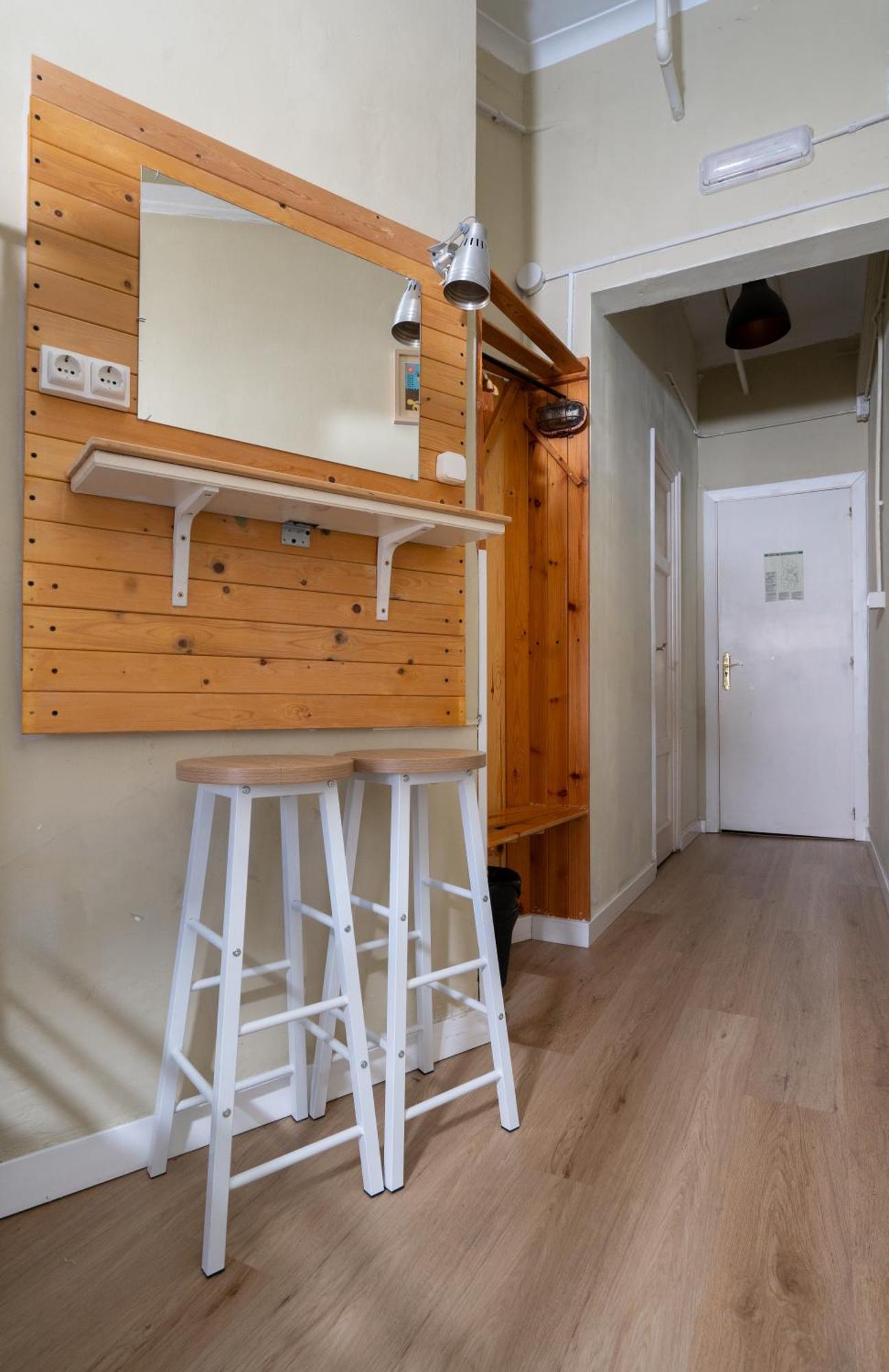Wow Hostel Барселона Экстерьер фото