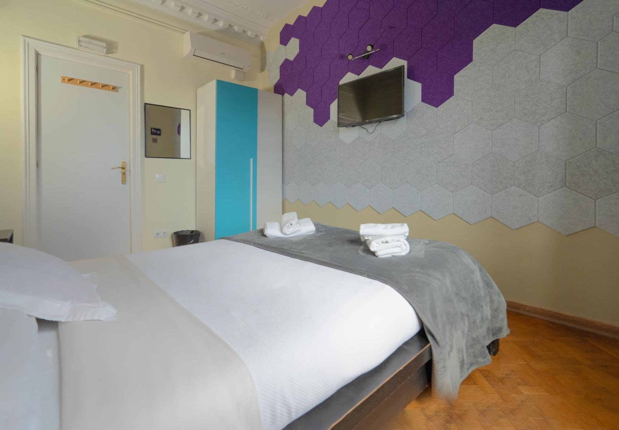 Wow Hostel Барселона Экстерьер фото