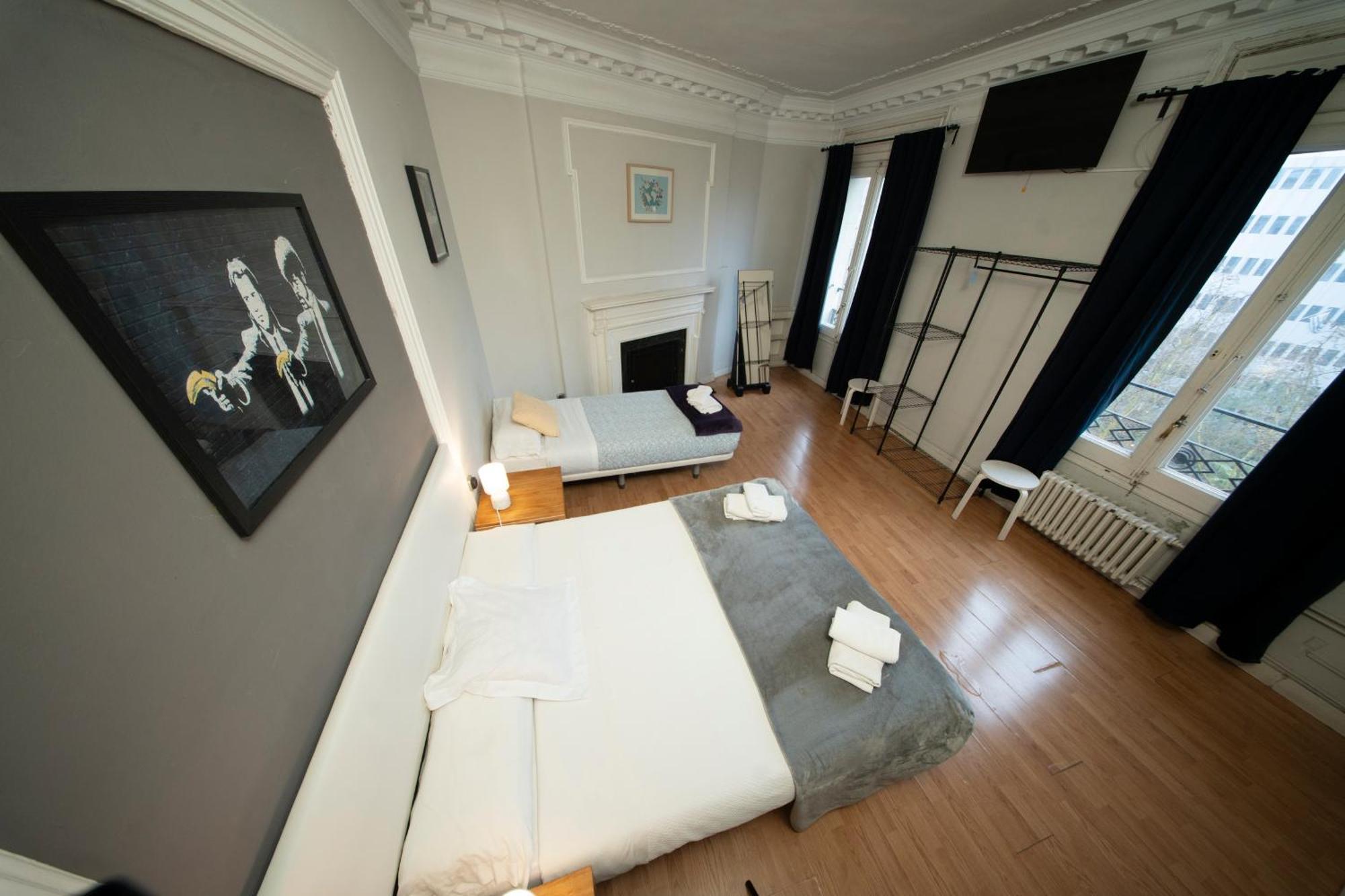 Wow Hostel Барселона Экстерьер фото
